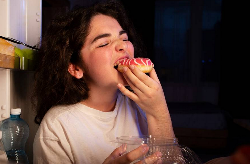 fakta makan tengah malam