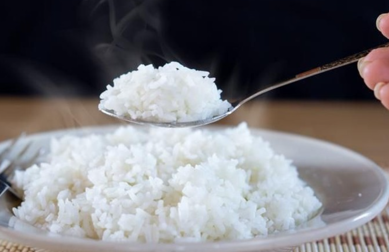 makan nasi saat sahur